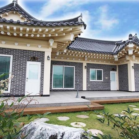 Gyeongju Family Pension Exterior photo